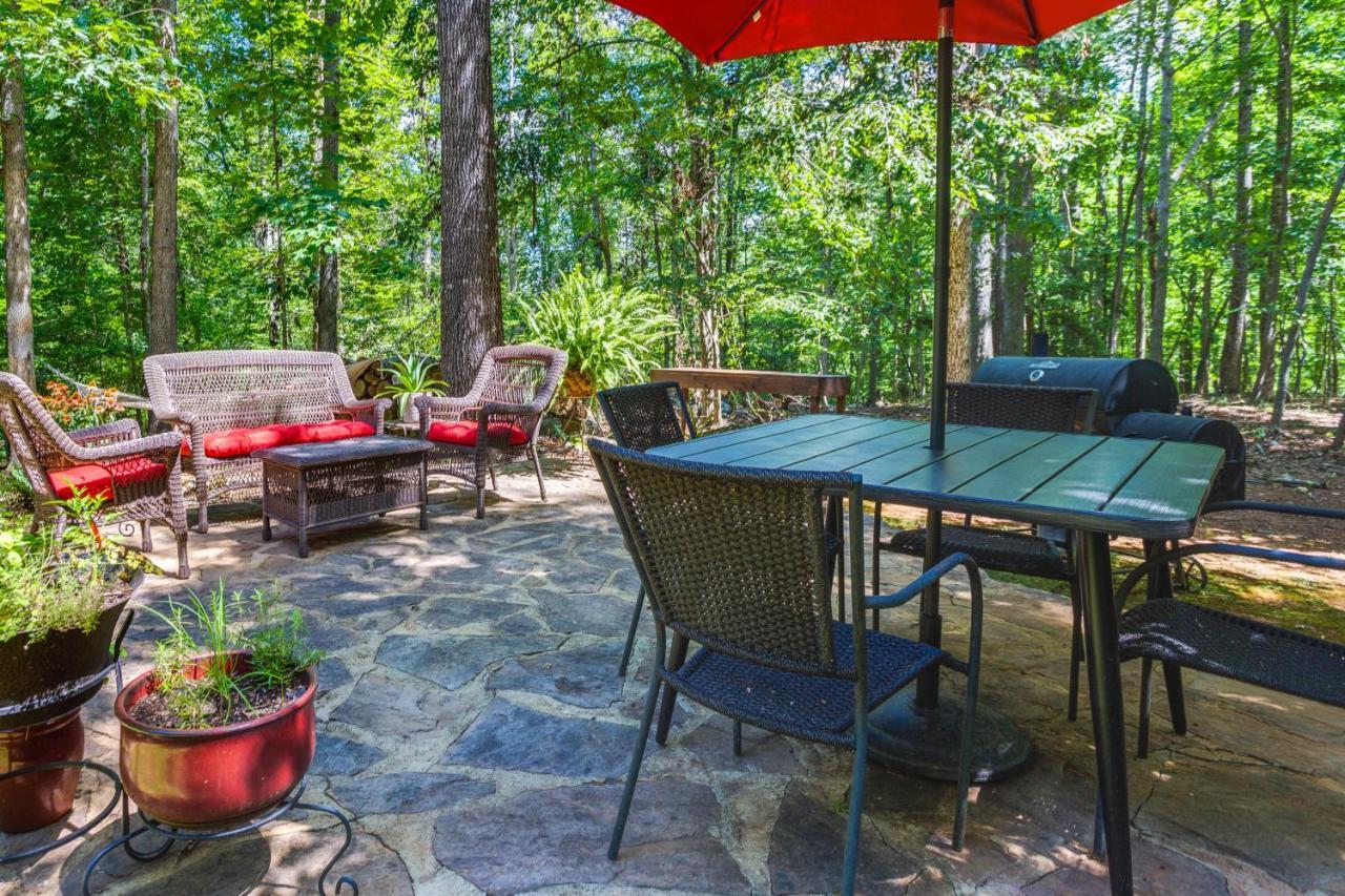 Dog-Friendly Dahlonega Home With Private Fire Pit! Exterior photo